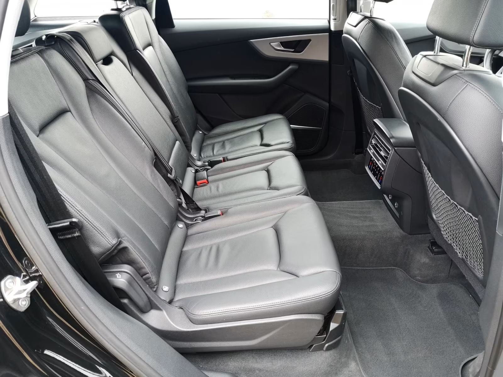 
								Audi Q7 55 TFSI full									