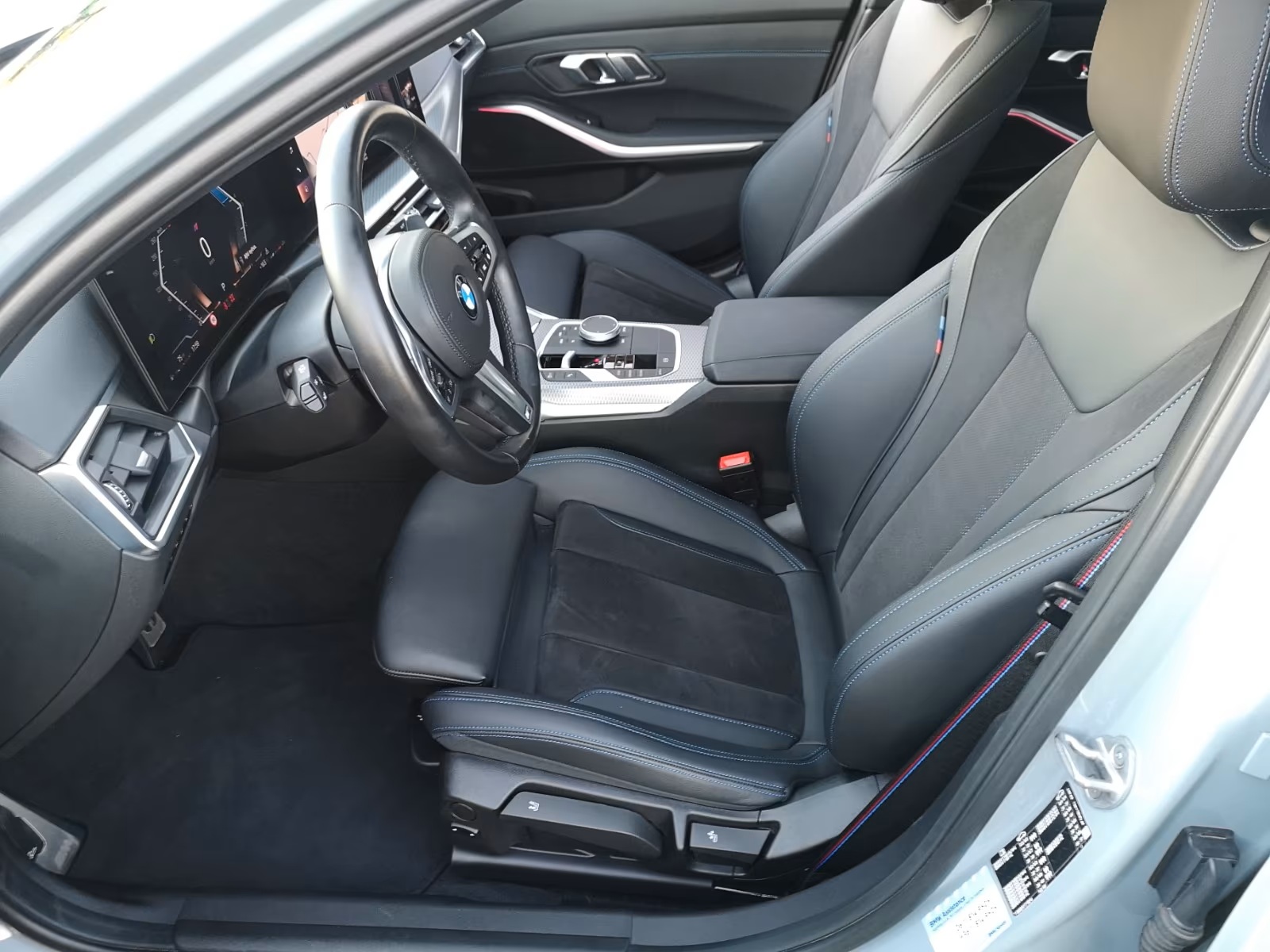 
								BMW 320 d M Sport full									