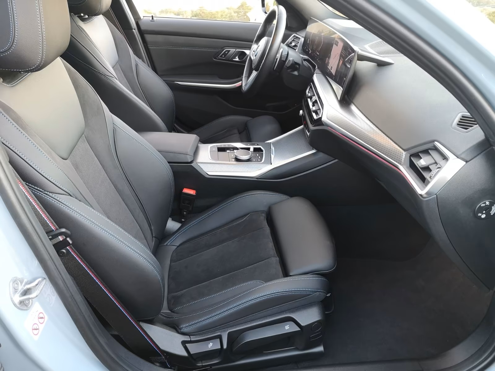 
								BMW 320 d M Sport full									