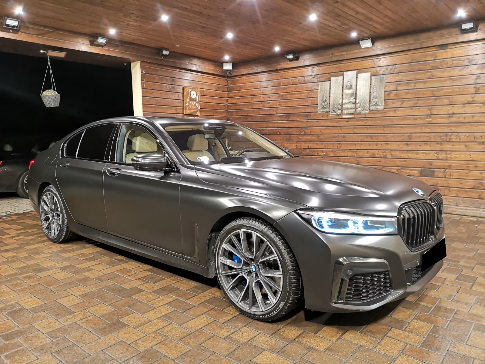 
								BMW 740 d xDrive full									