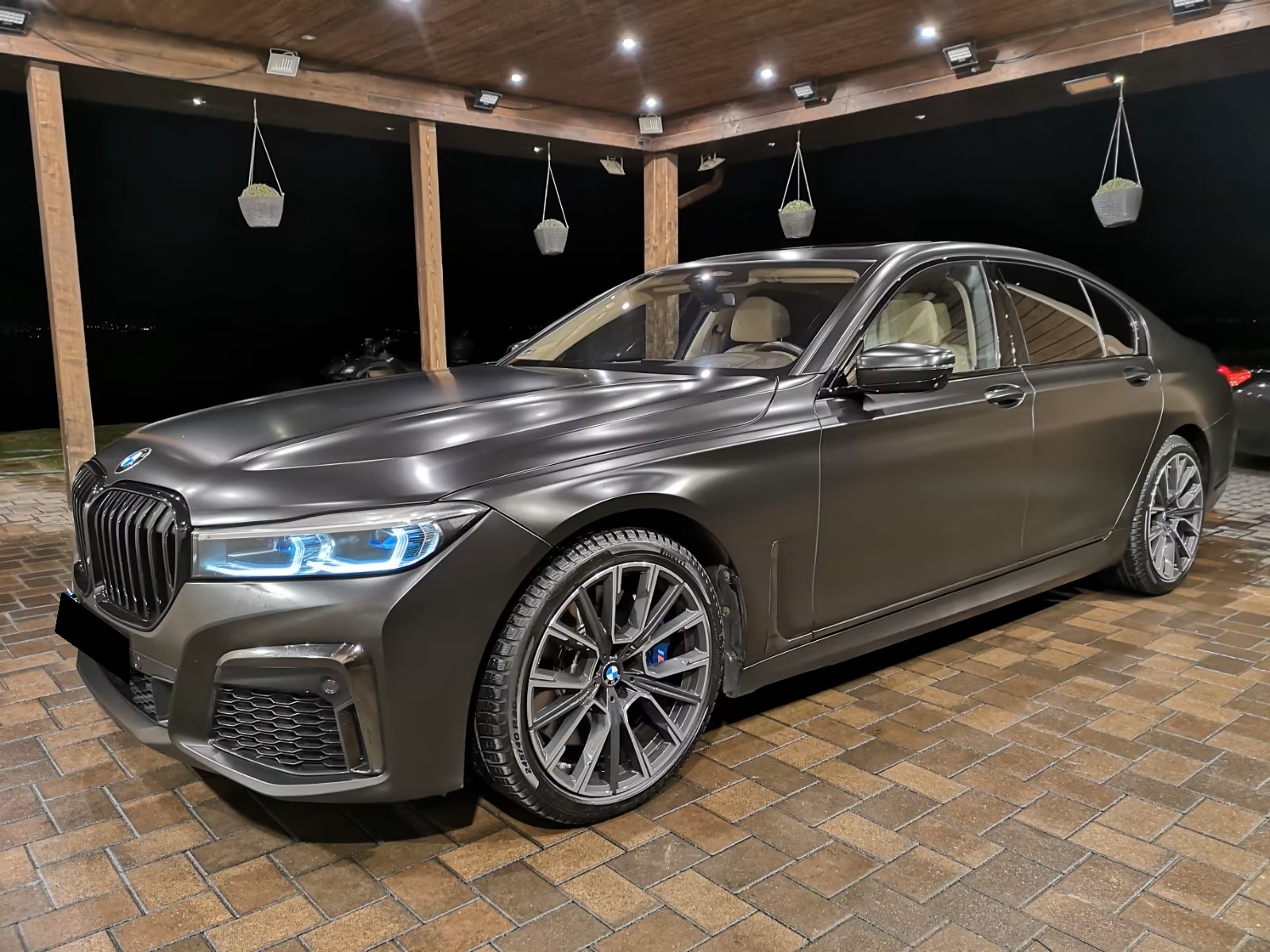 
								BMW 740 d xDrive full									