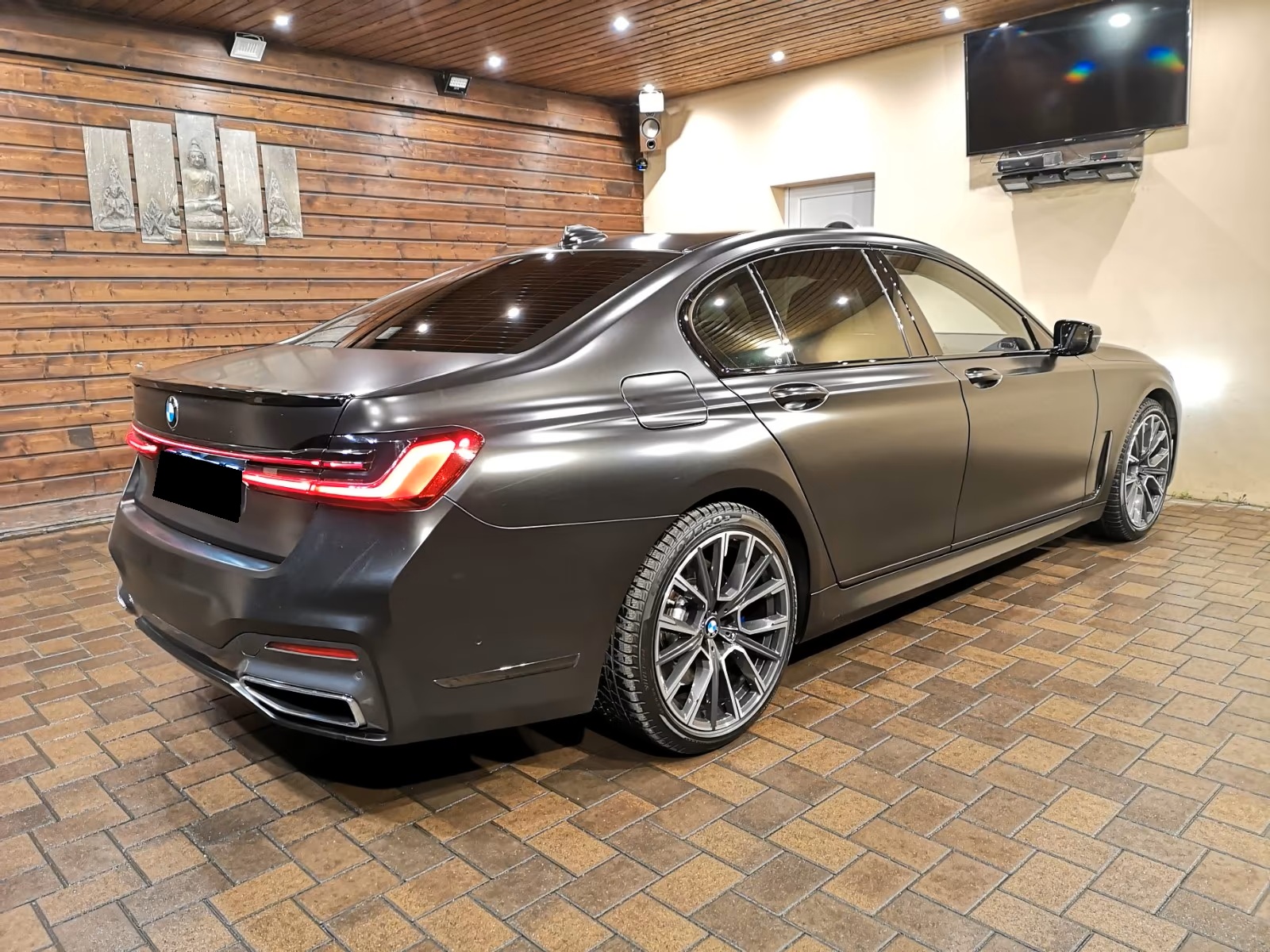 
								BMW 740 d xDrive full									