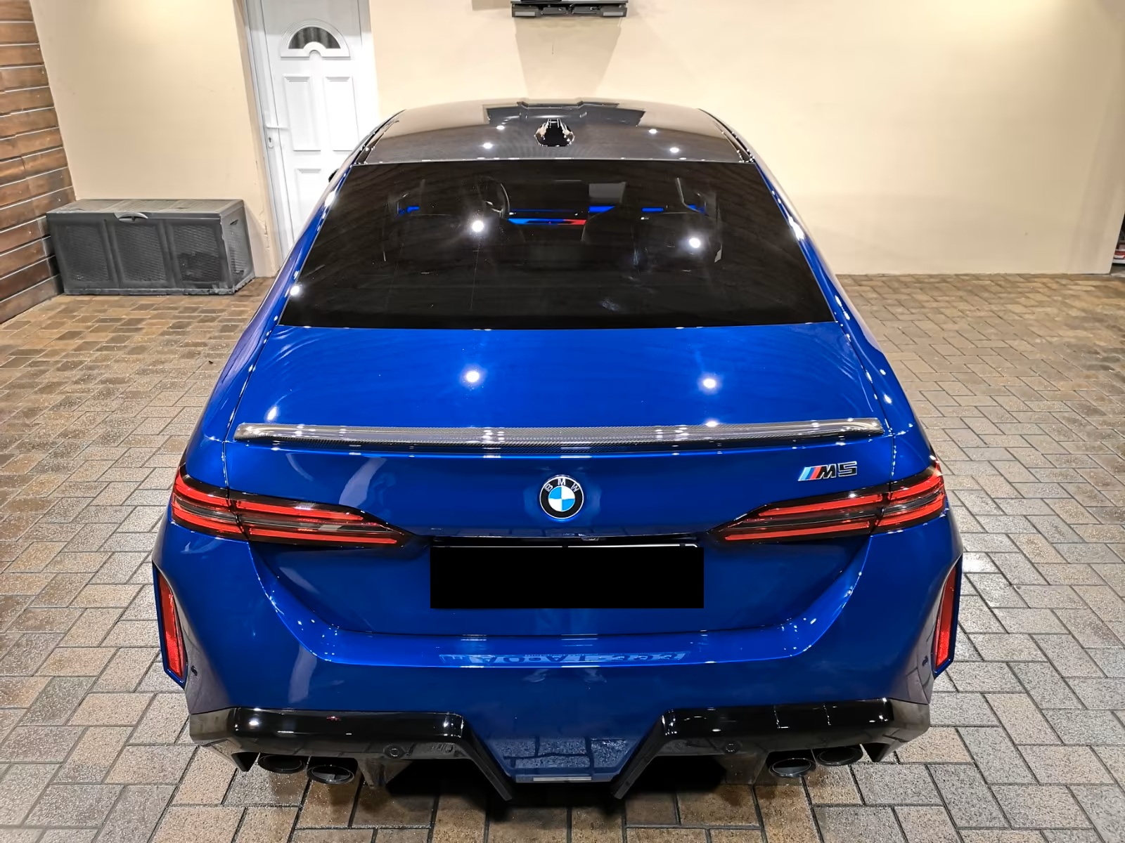 
								BMW M5 full									