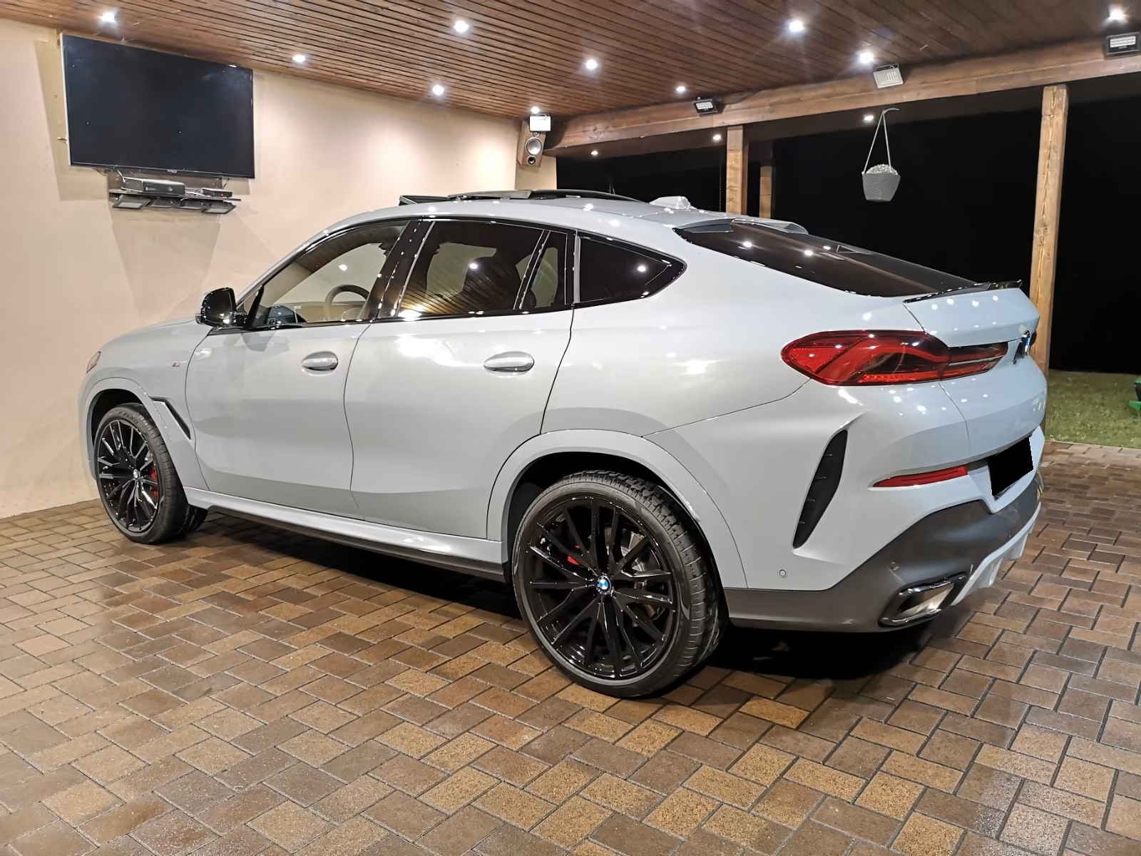 
								BMW X6 30 d xDrive M Sport full									