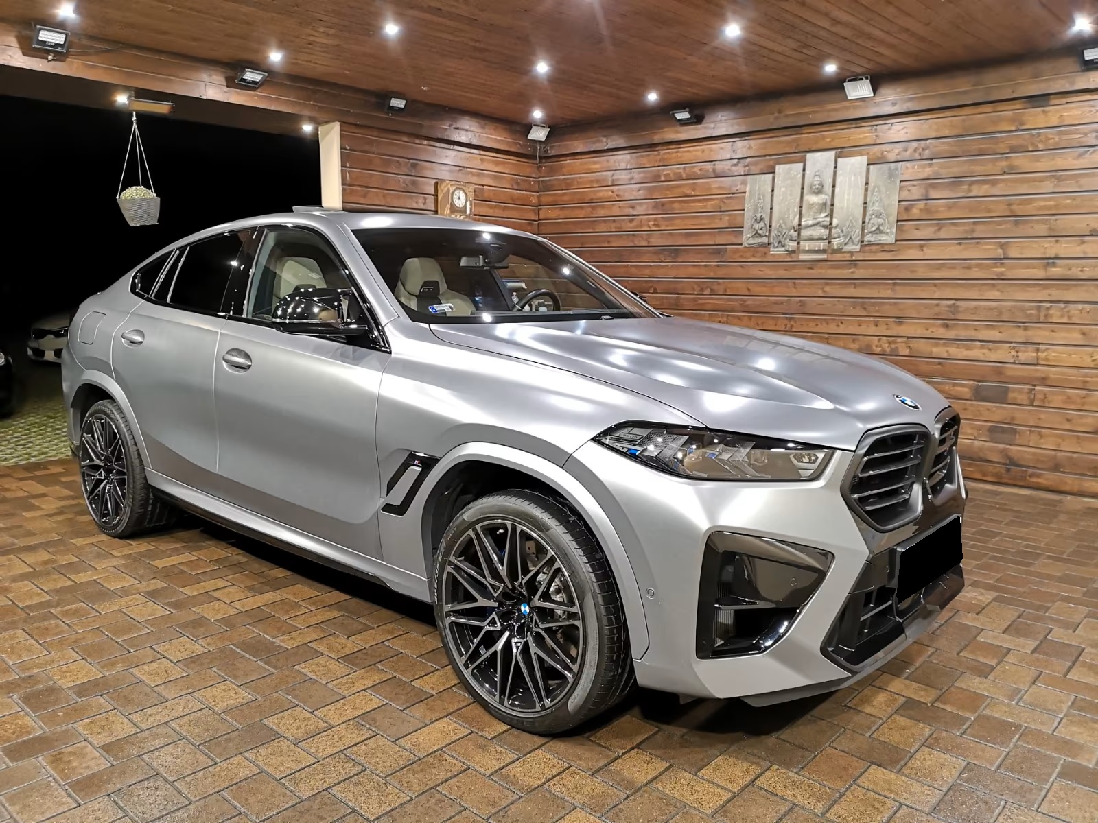 
								BMW X6 M Competition full									