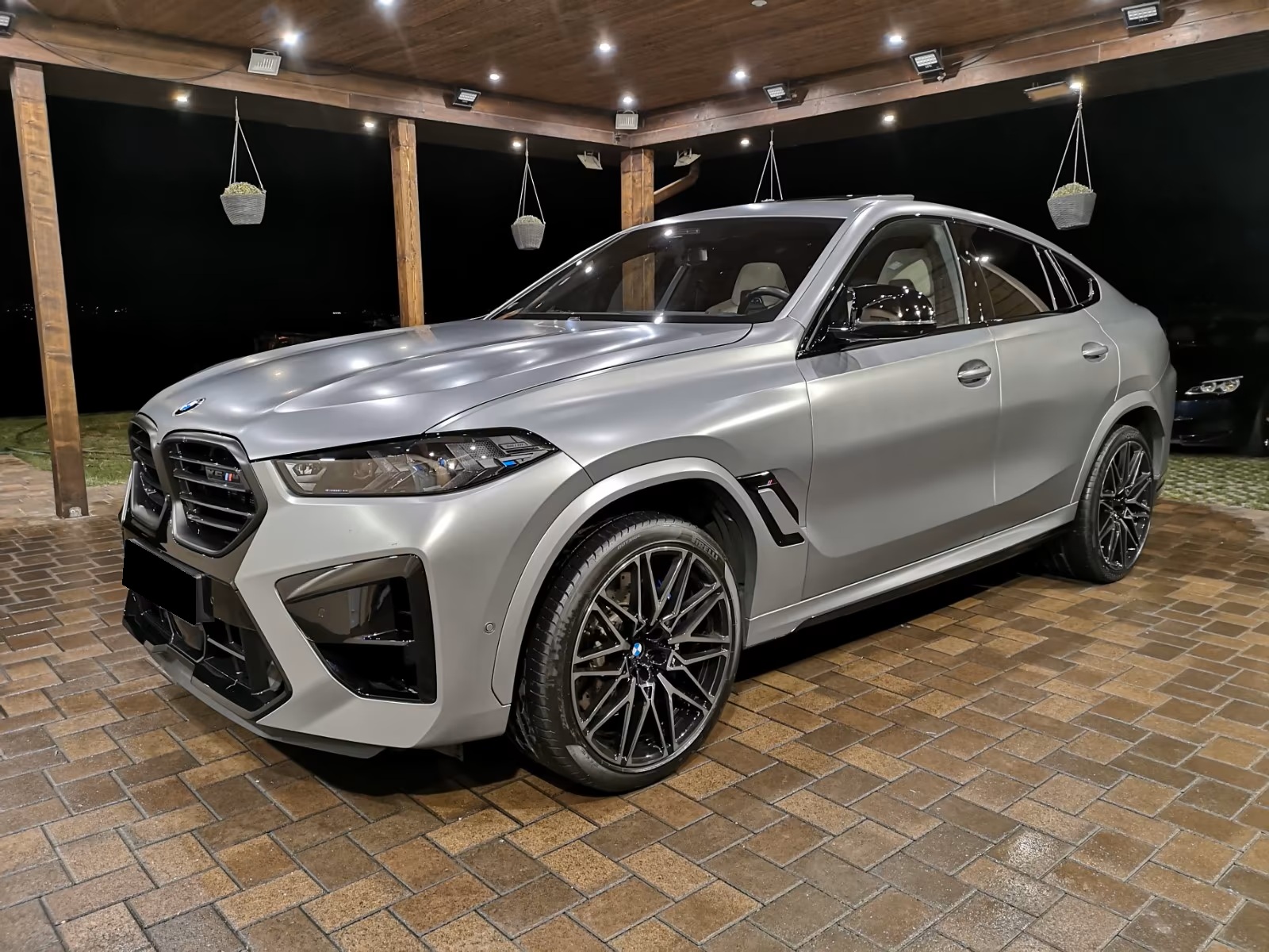 
								BMW X6 M Competition full									