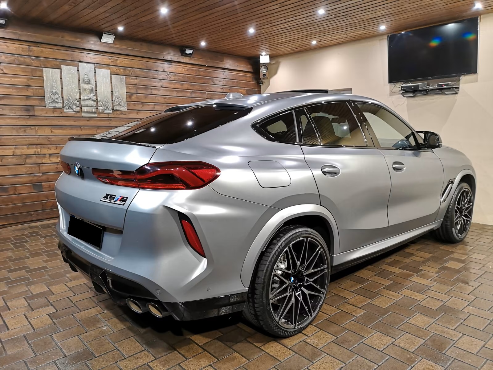 
								BMW X6 M Competition full									