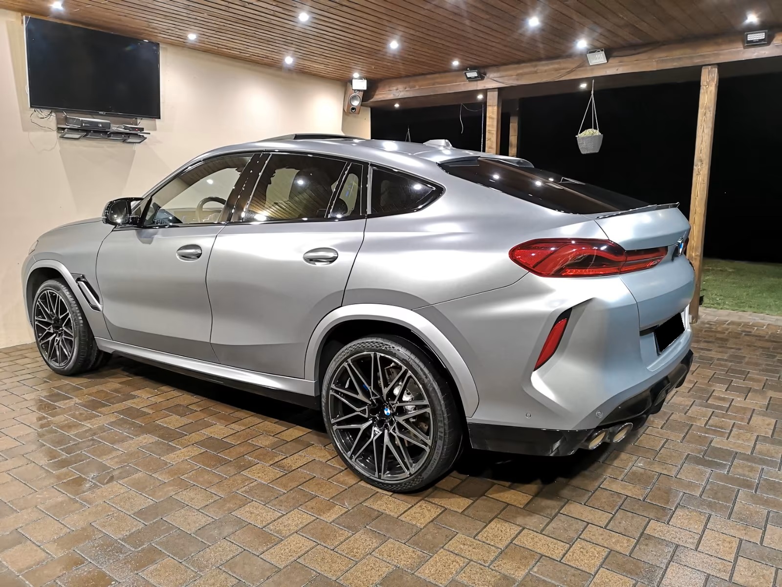 
								BMW X6 M Competition full									