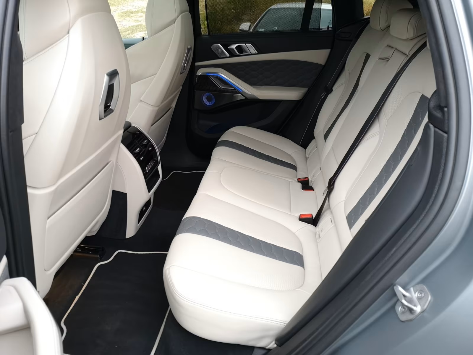 
								BMW X6 M Competition full									