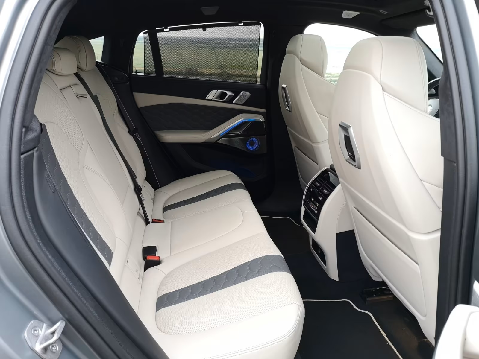 
								BMW X6 M Competition full									