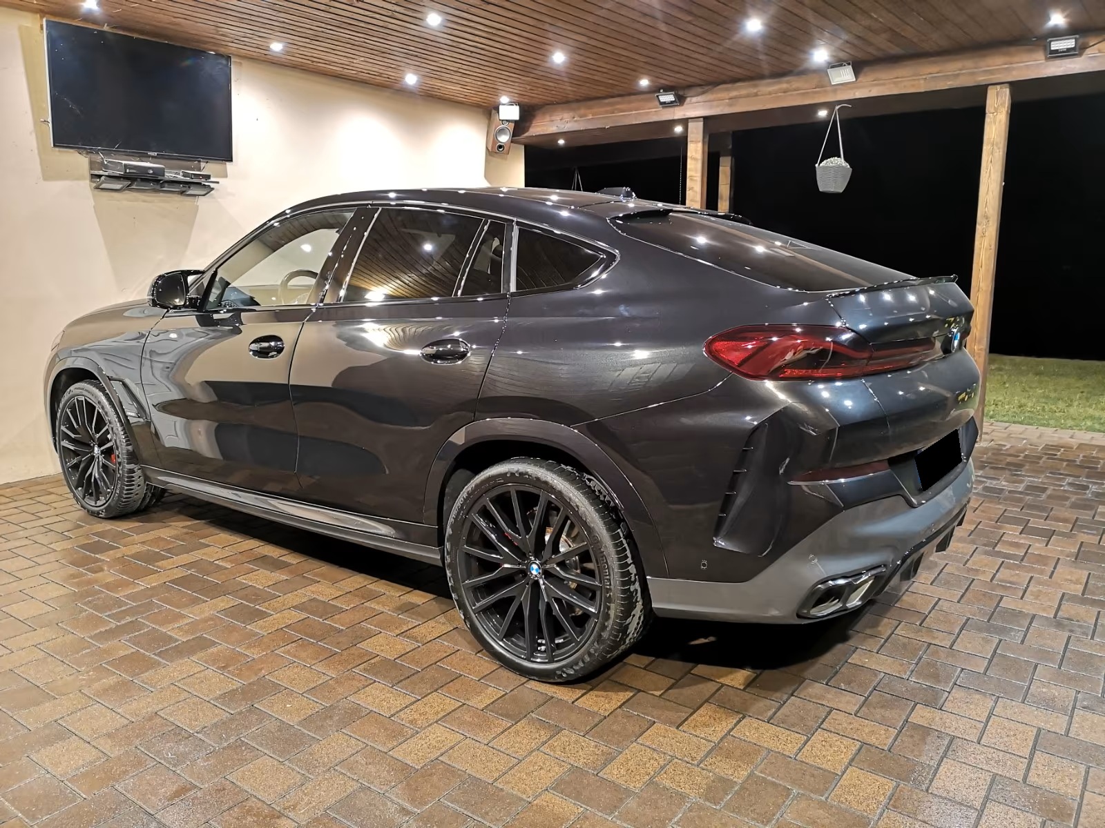 
								BMW X6 M60 i xDrive full									