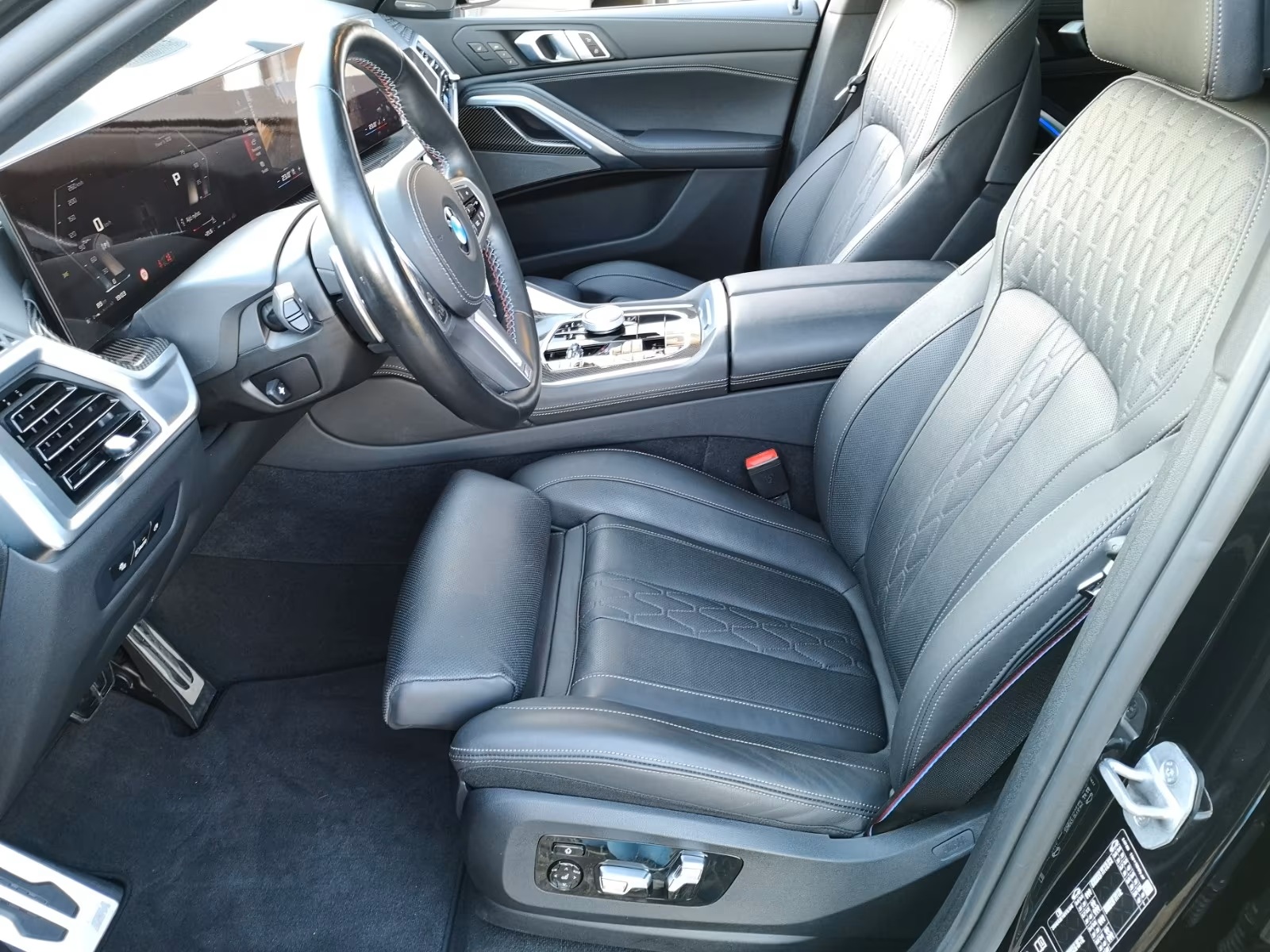 
								BMW X6 M60 i xDrive full									