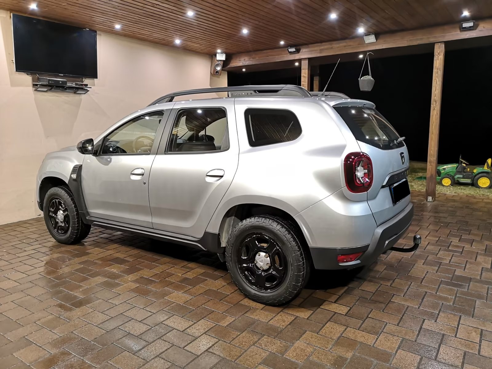 
								Dacia Duster full									
