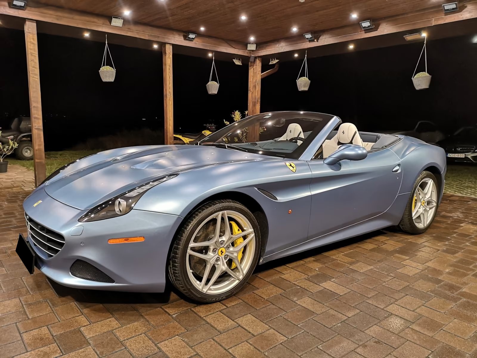 
								Ferrari California full									