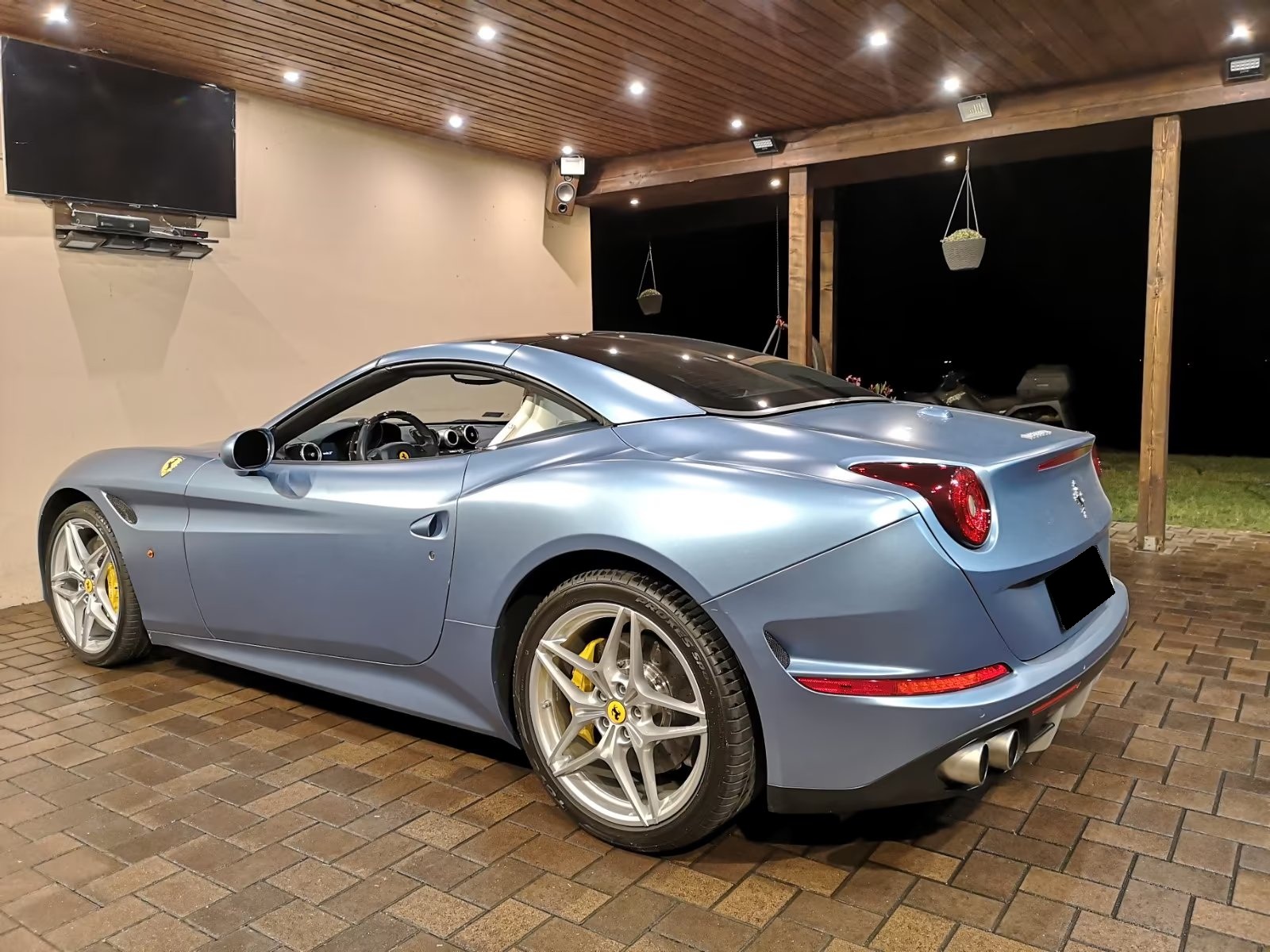 
								Ferrari California full									